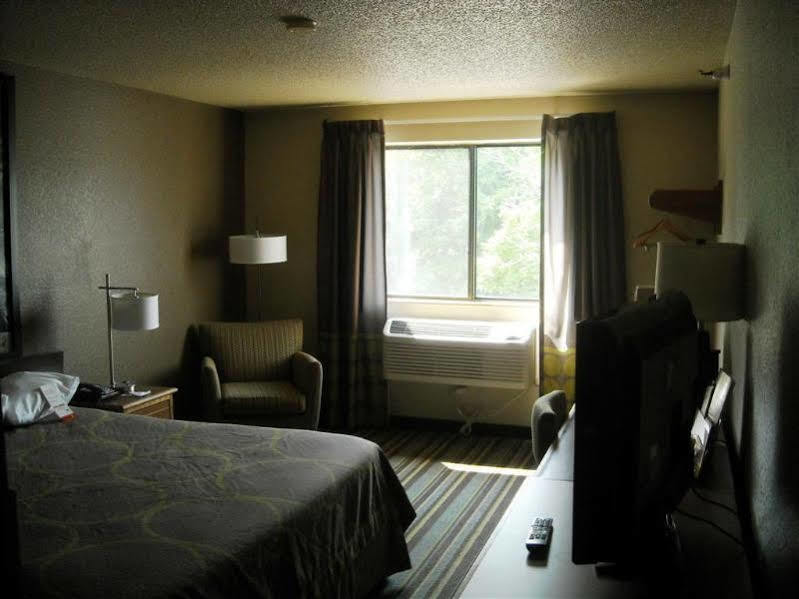 Super 8 By Wyndham Hull Street Midlothian Richmond Area Ξενοδοχείο Εξωτερικό φωτογραφία